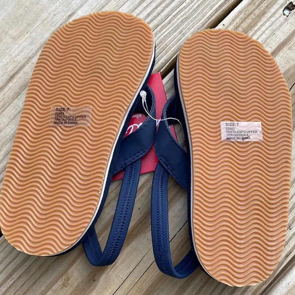 NWT Hanna Andersson Navy Shark Flip Flop Sandals Boys Toddler Size 7